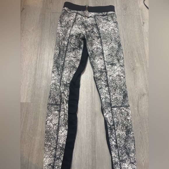 Guess Monochrome Textured Pants BIN1030 - Picture 6 of 6